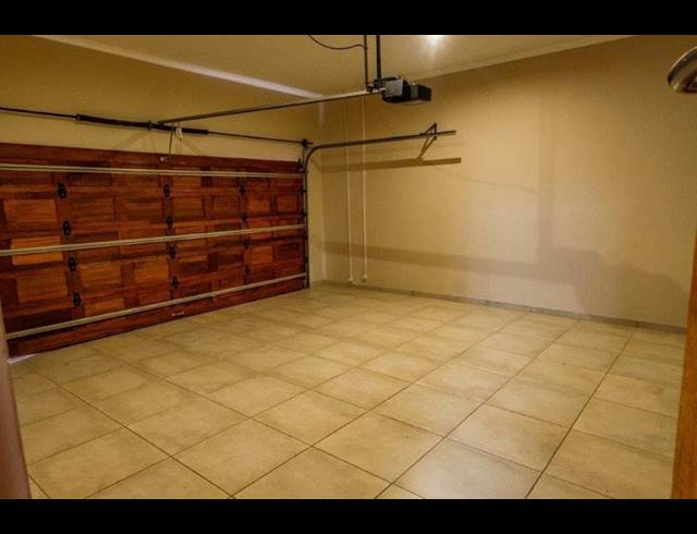 6 BEDROOM HOUSE FOR SALE IN VERWOERDPARK